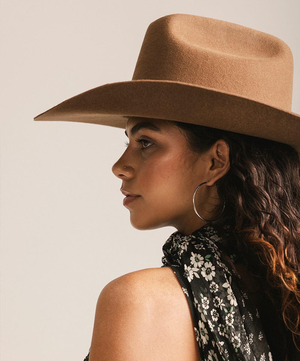 Teddy Cattleman Cowboy Hat made of high-quality felt with classic western cattleman crown and wide brim for sun protection and style