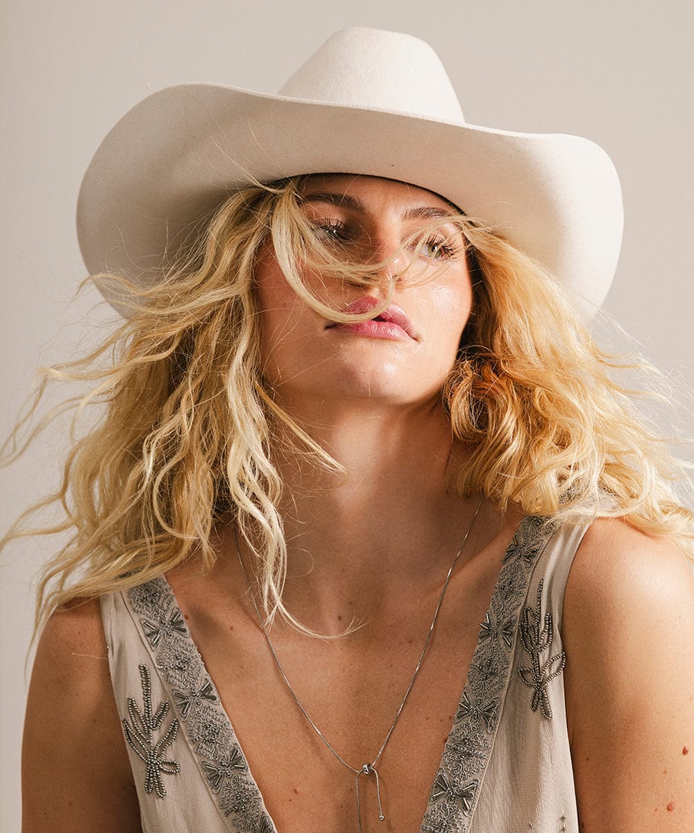 Teddy Cattleman Cowboy Hat in felt with classic cattleman crown and wide brim, stylish and functional for outdoor use