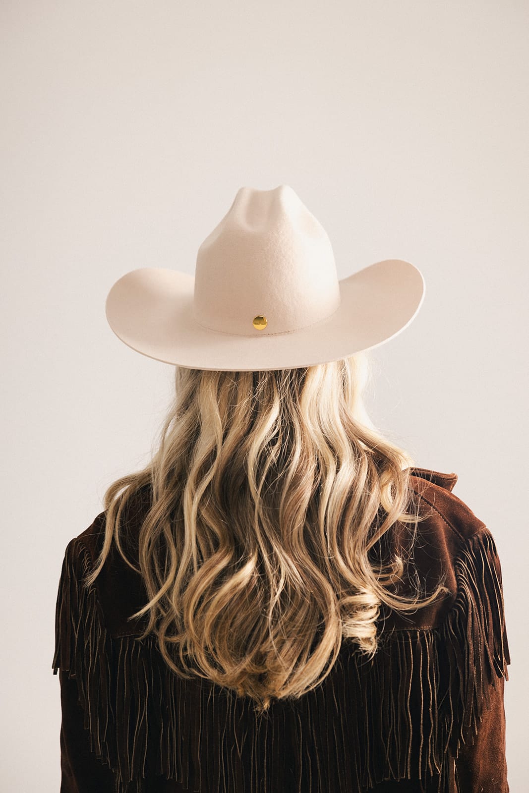 Teddy Cattleman Cowboy Hat made of high-quality felt with classic western cattleman crown and wide brim for sun protection and style